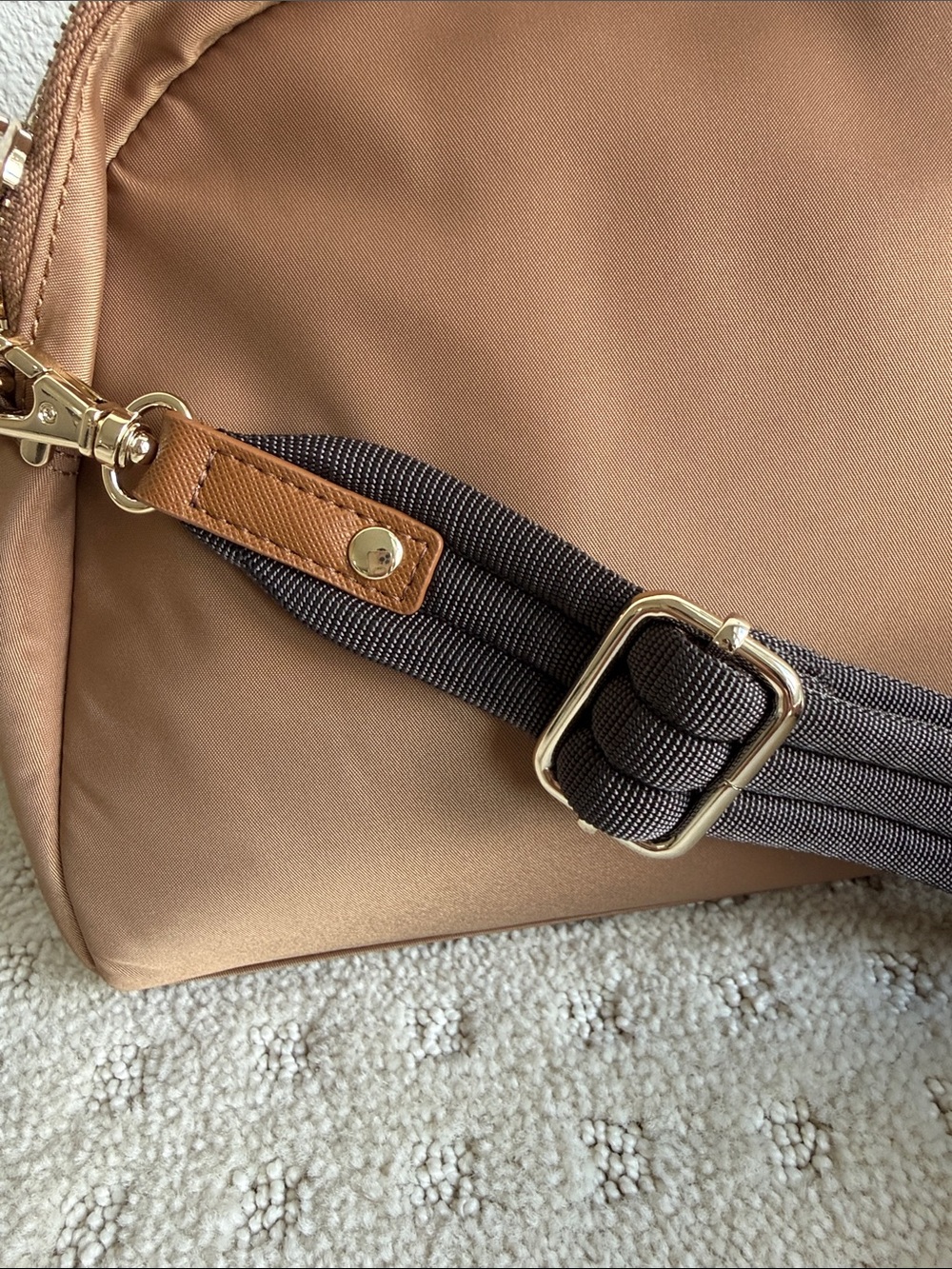 Lo & Sons Tan Nouvelle Crossbody Bag with Dark Brown Strap - Picture 6 of 10